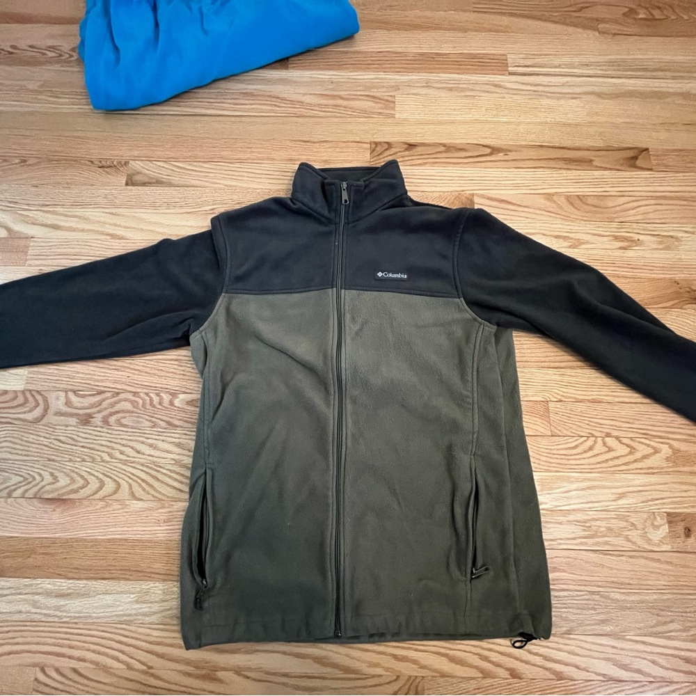 Columbia Men's Black and Olive Performance Jacket